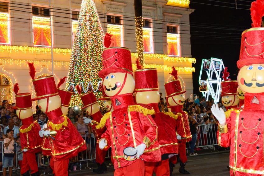 Parada de Natal acontece neste domingo na Avenida Dona Gertrudes -  Prefeitura de São João da Boa Vista