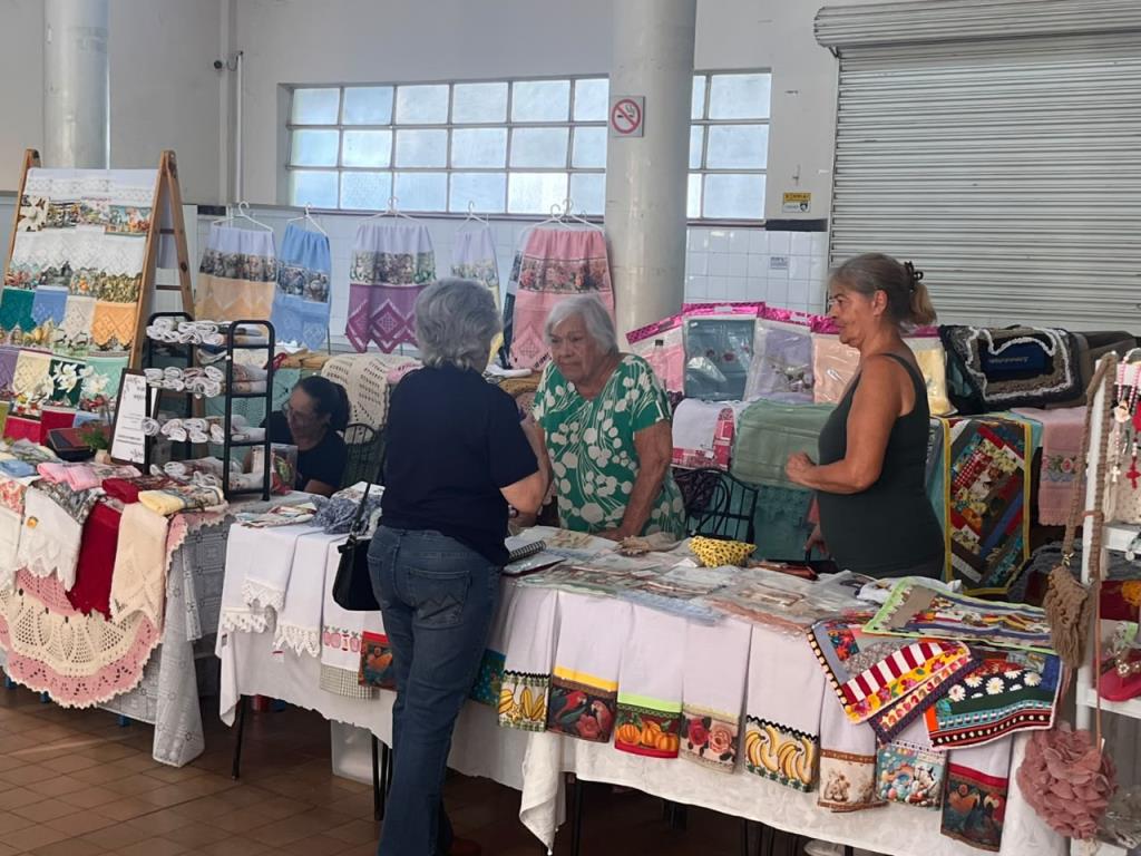 Imagem de Fundo Social realiza bazar especial de Dia das Mães