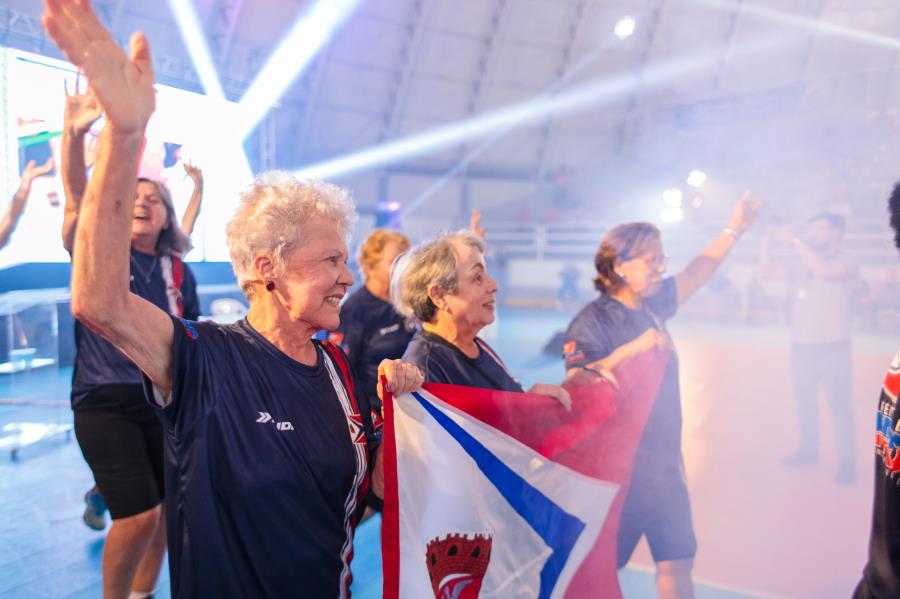 Campeonato Nacional de Vôlei Adaptado reúne atletas da melhor idade em Amparo; confira horário dos jogos 