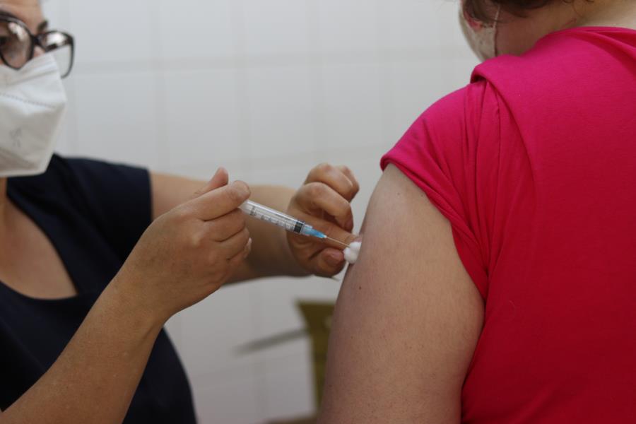 Vacina da gripe está disponível para todas as pessoas com mais de 6 meses de idade
