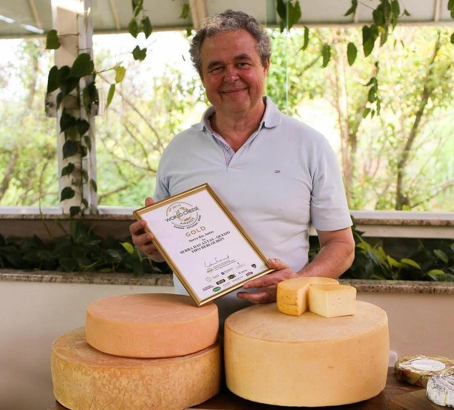 Queijo Serra das Antas de Bueno Brandão é premiado com 06 queijos na