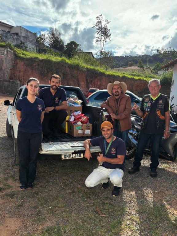 Rock Místico e Encontro de Motociclistas arrecadam meia tonelada de alimentos em Bueno Brandão Nesta sexta-feira, foi realizada a entrega dos alimentos arrecadados durante o Rock M
