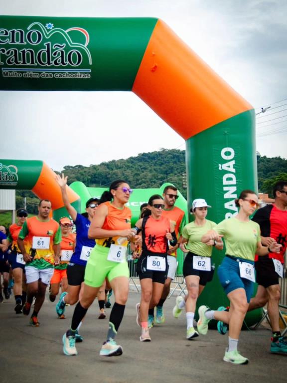 1º Ataque ao Mirante da Serrinha movimenta o domingo em Bueno Brandão 🏃‍♂️⛰️
