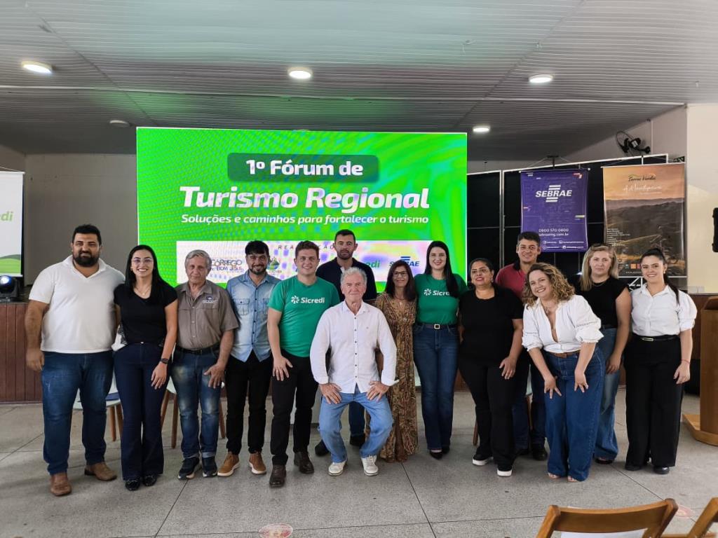 BUENO BRANDÃO PARTICIPA DO 1º FÓRUM DE TURISMO EM CÓRREGO DO BOM JESUS