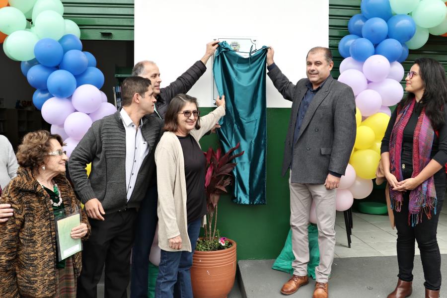 Santo Antônio do Pinhal ganha nova biblioteca remodelada