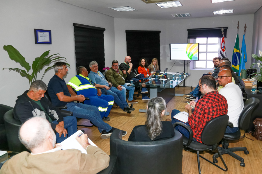 Sabesp apresenta novo contrato e metas de universalização dos serviços em reunião com secretariado de Mongaguá