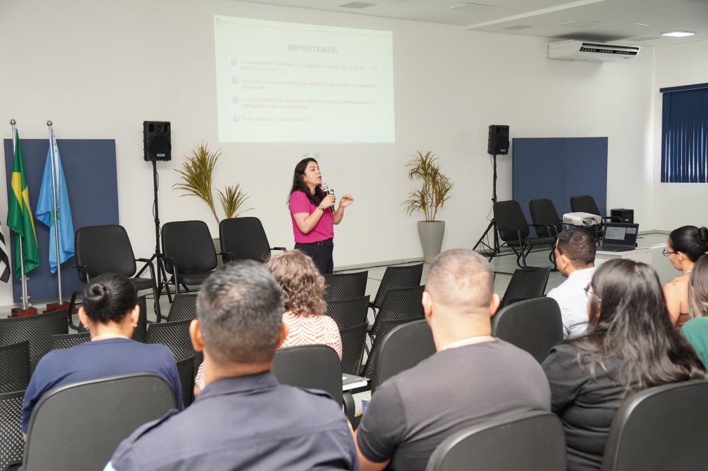 Mongaguá capacita servidores em Nova Lei de Licitações