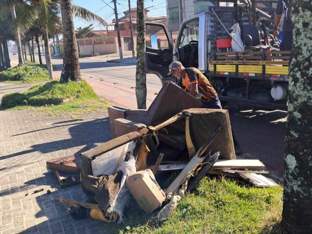 Prefeitura de Mongaguá divulga novo cronograma quinzenal do serviço de Cata-Cata