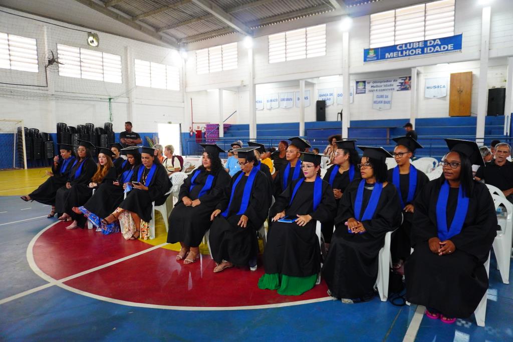 No clima de Carnaval, PAT forma 1ª turma do Curso de Cuidador de Idosos