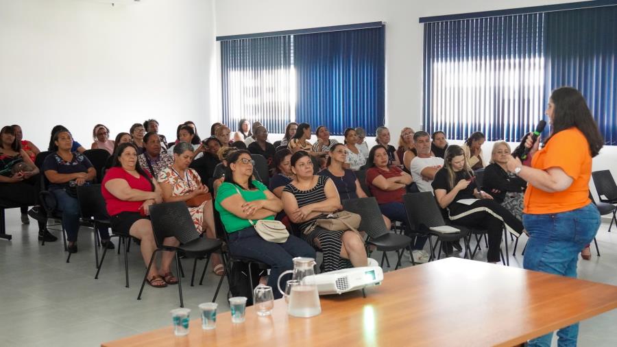 Merendeiras da Rede Municipal participam de primeira capacitação sobre boas práticas de alimentação
