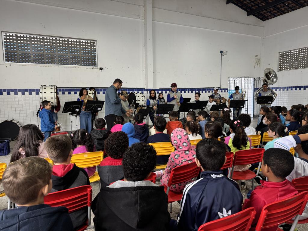 Blitz Cultural da Fanfarra Municipal une educação, inclusão social e cidadania em Mongaguá