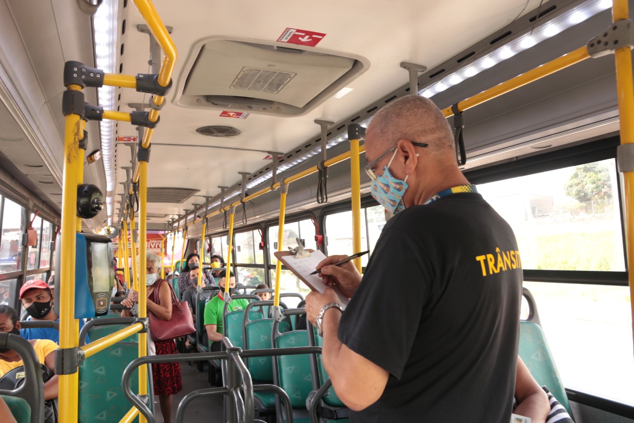 Serviço Municipal de Trânsito realiza fiscalização em transporte público   