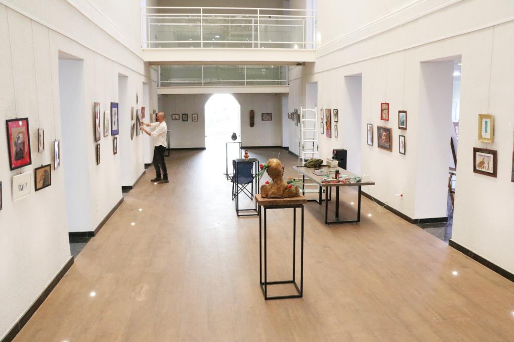 Exposição “Do Lixo ao Lótus” apresenta 20 anos de Produção Artística de Bruno Jankowisk no Centro Cultural Prefeito Jesus Adib Abi Chedid