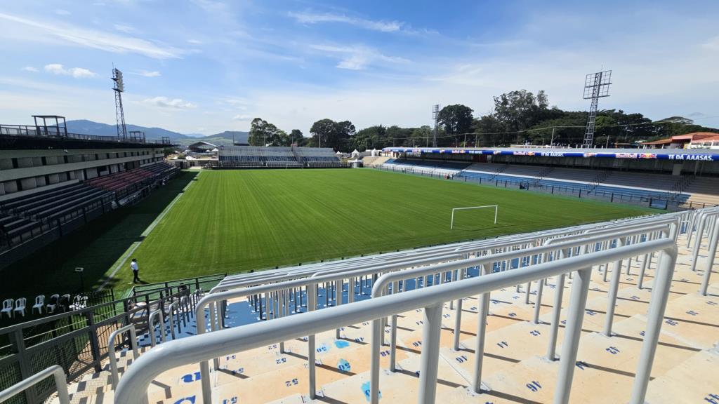 Tours ao Estádio Municipal serão retomados em janeiro de 2026 para alunos da Rede Municipal
