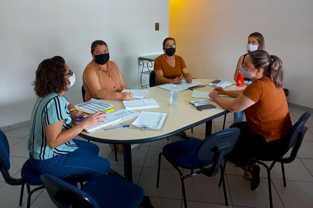 Equipe técnica discute trabalhos desenvolvidos no CREAS