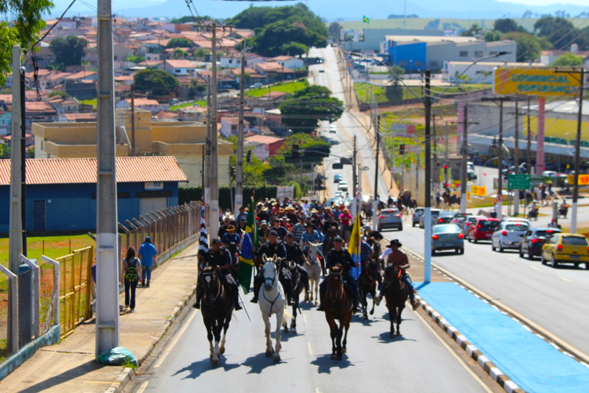 Cavalhada marca início dos festejos da Festa do Peão de Boiadeiro de  Bragança Paulista – O Atibaiense