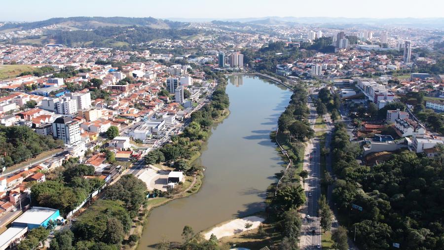 Região do Lago do Taboão recebeu obras de desassoreamento e drenagem para combate a enchentes na atual Administração