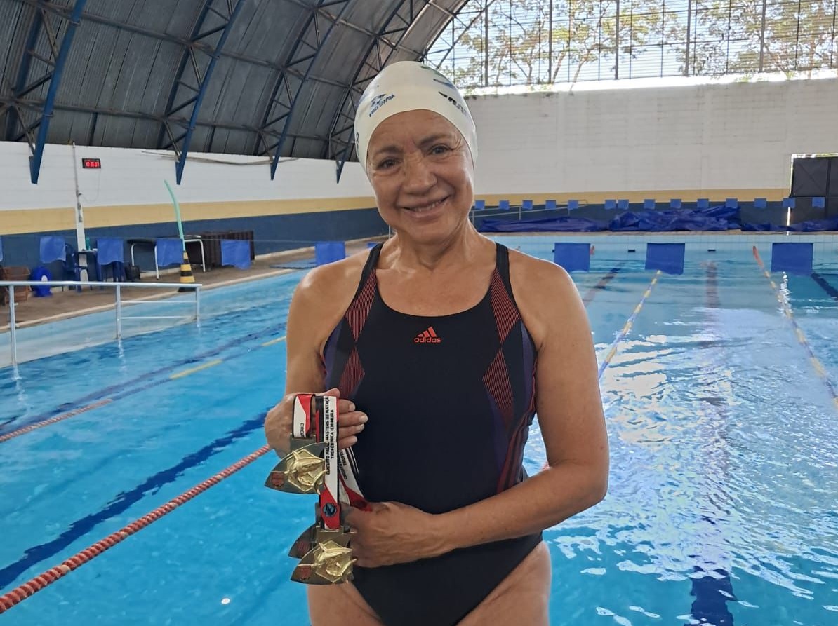 Nadadora bragantina conquista mais medalhas para o município