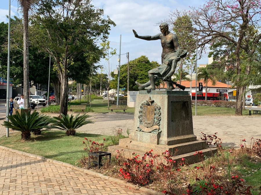 Ato simbólico na Praça 9 de Julho homenageia combatentes bragantinos da Revolução Constitucionalista de 32