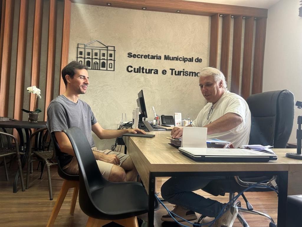 Secretaria de Cultura e Turismo recebe o ilustrador e cineasta Calvin para avançar em novas parcerias culturais em Bragança Paulista