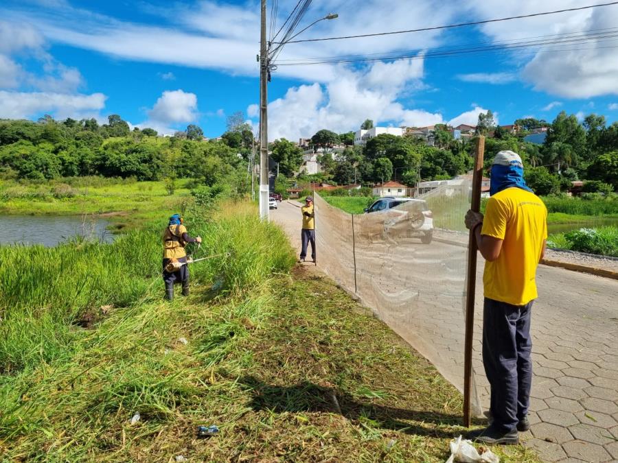 Obrigação da manutenção da calçada limpa é do proprietário do imóvel