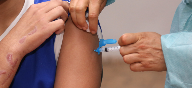 Vacina que previne a meningite tipo C está disponível no Sistema Único de Saúde