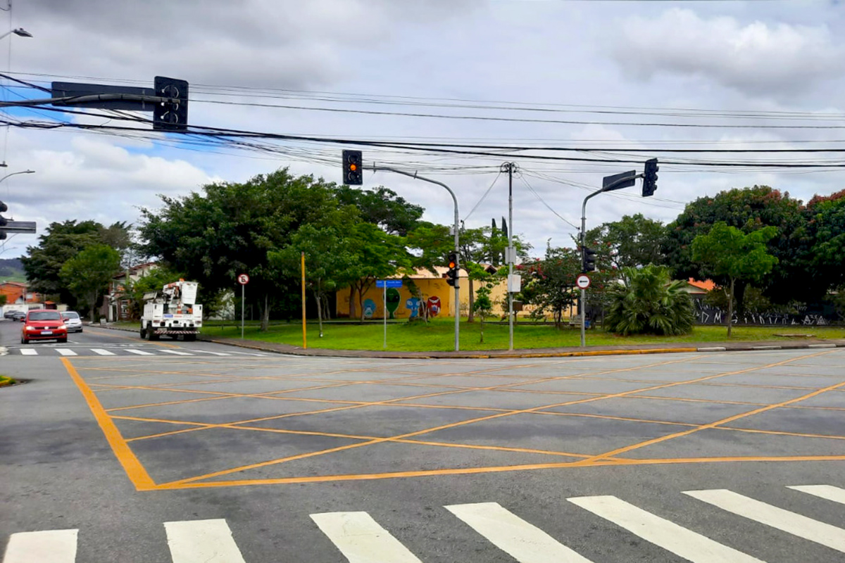 Mobilidade Urbana fará adequações no cruzamento da Norte-Sul/Av. Joanópolis para diminuir a espera no semáforo
