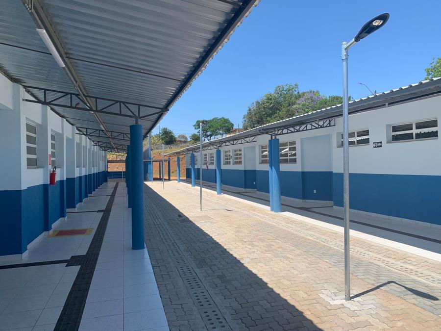 Prefeitura realiza vistoria em obra concluída de escola no Henedina Cortez