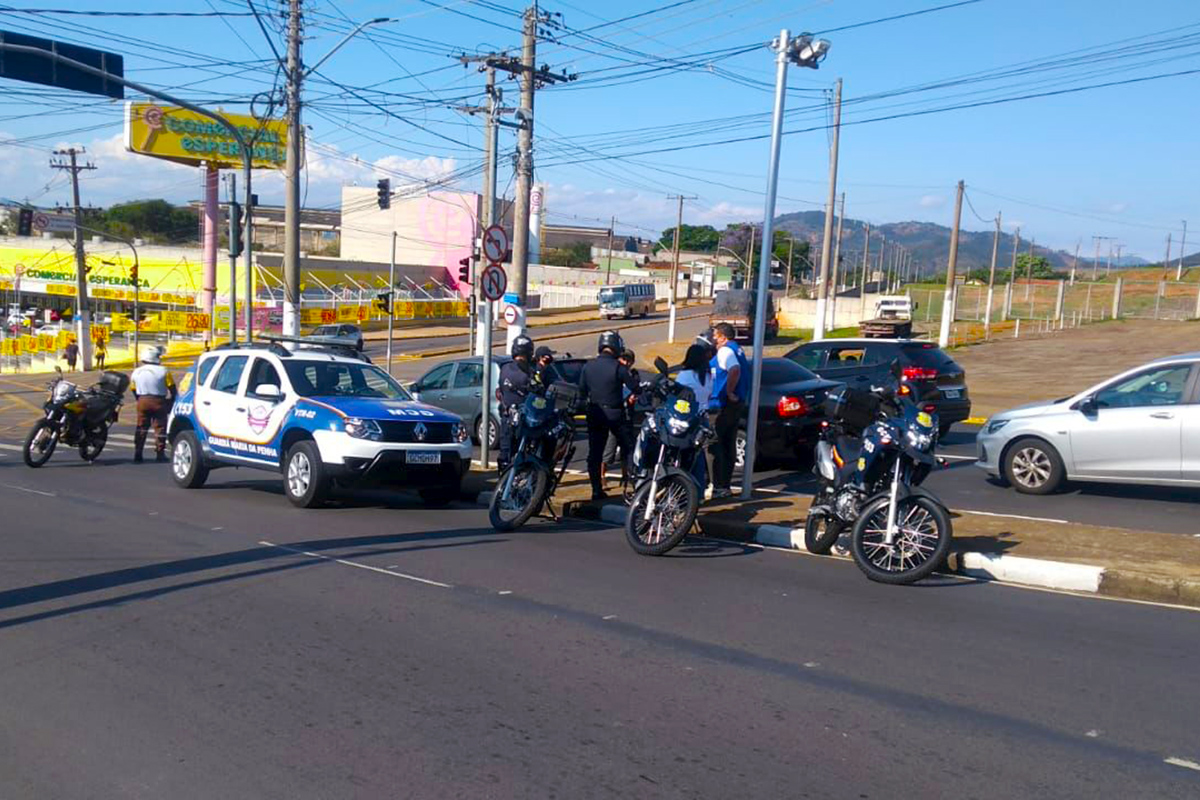 Prefeitura inicia fiscalização de ambulantes de fora da cidade nos semáforos
