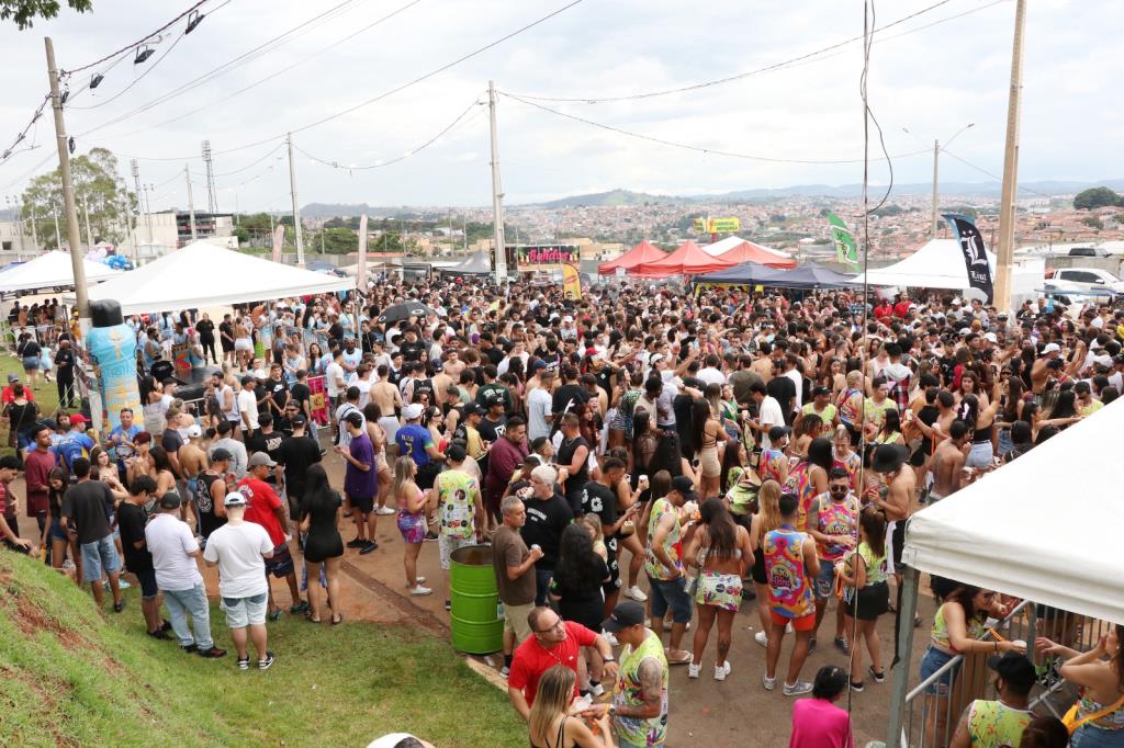 Abertura do Carnabragança 2026 reúne blocos e grande público no Posto de Monta