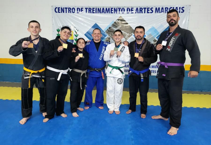 Lutadores de Bragança Paulista participam do Extreme Jiu-Jitsu em Guararema- SP