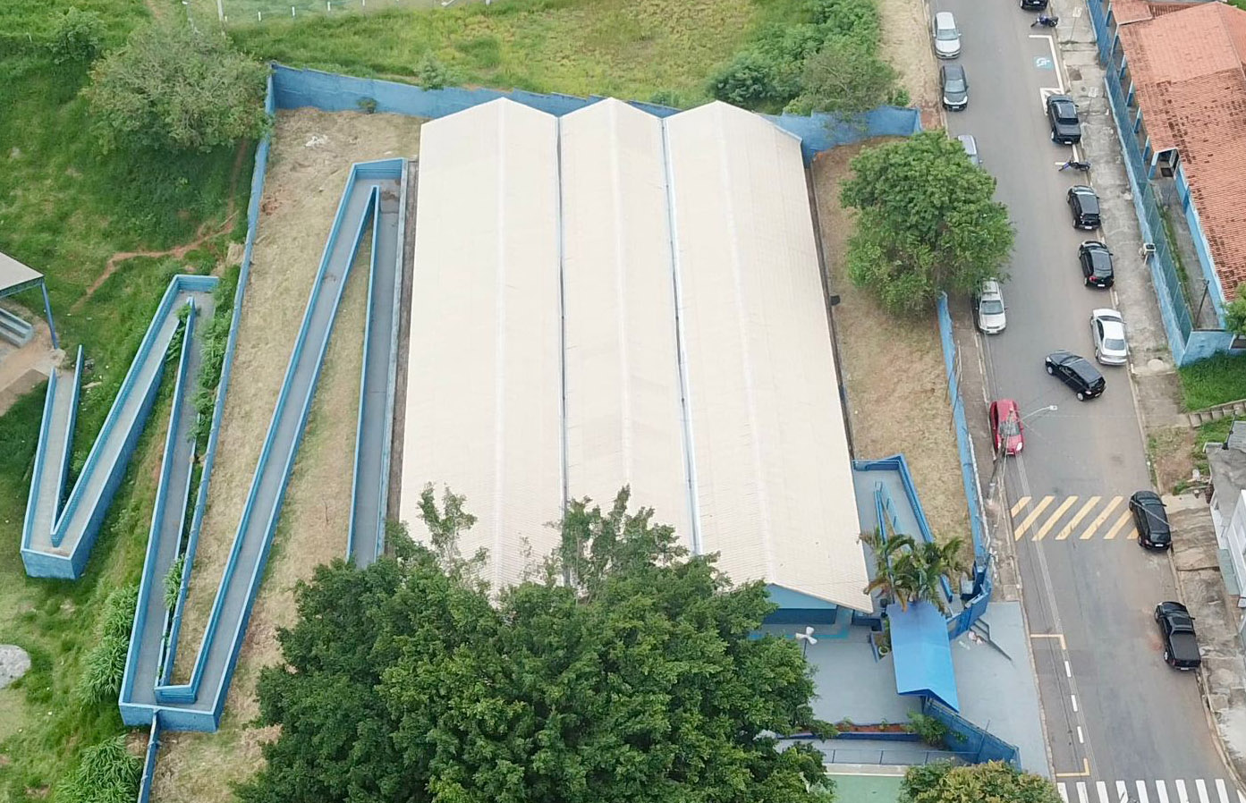 Prefeitura realiza manutenção constante nas escolas municipais e prepara nova licitação para reparos especializados em telhados