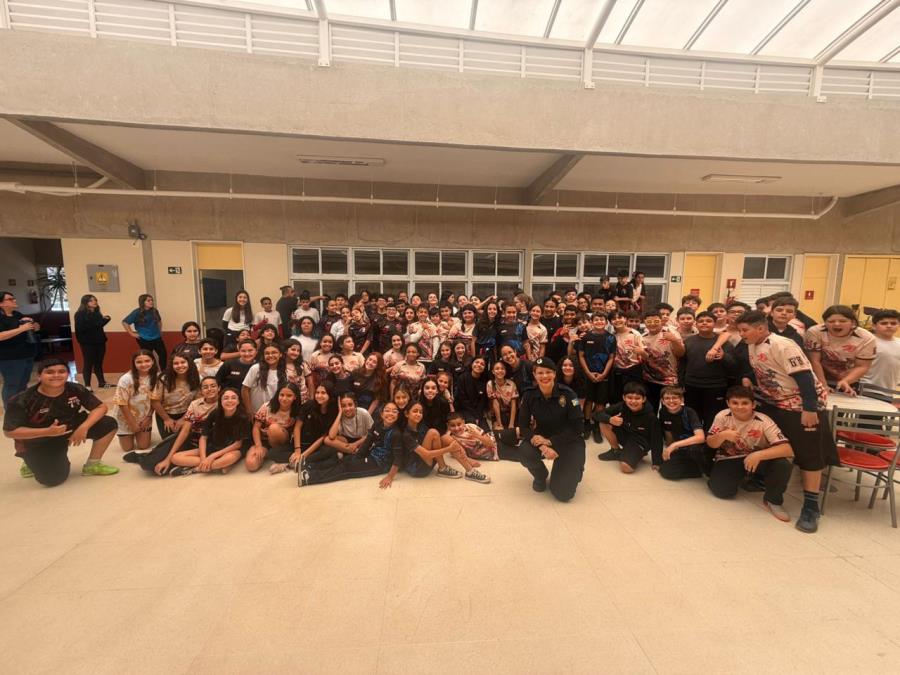 Prefeitura leva palestra sobre combate à violência contra a mulher para alunos do SESI