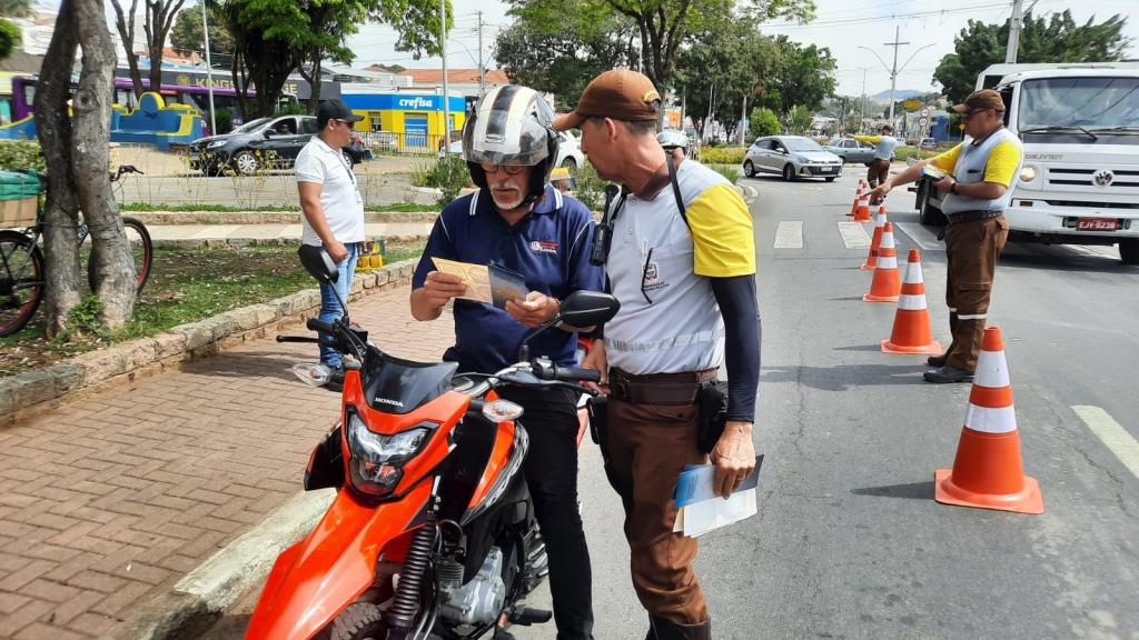 Lago do Taboão recebe ação de conscientização para motociclistas e ciclistas na tarde desta terça-feira, 12