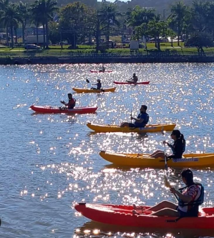 Estão abertas as inscrições para aulas de canoagem no Lago do Taboão