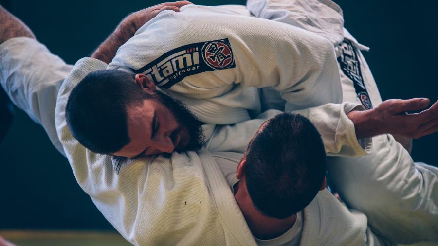 Treinos de Jiu-Jitsu e Muay Thai são oferecidos gratuitamente pela Prefeitura