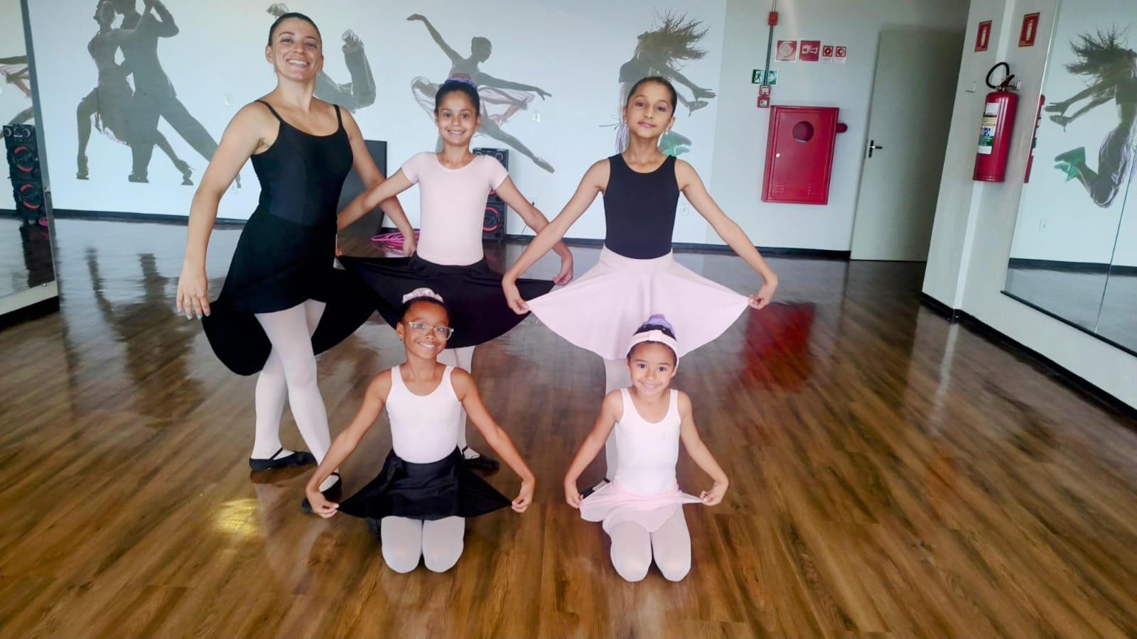 Prefeitura oferece aulas gratuitas de Ballet Clássico destinadas a crianças de 6 a 12 anos