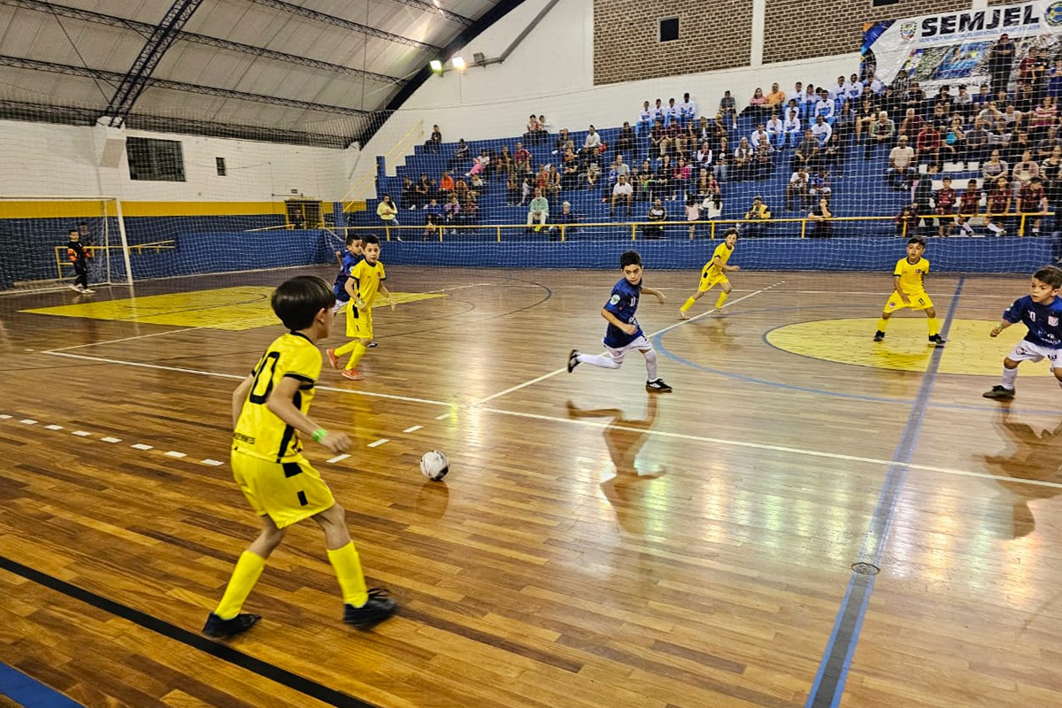 Abertura do Campeonato de Menores de Futsal movimenta a noite desta segunda-feira em Bragança Paulista