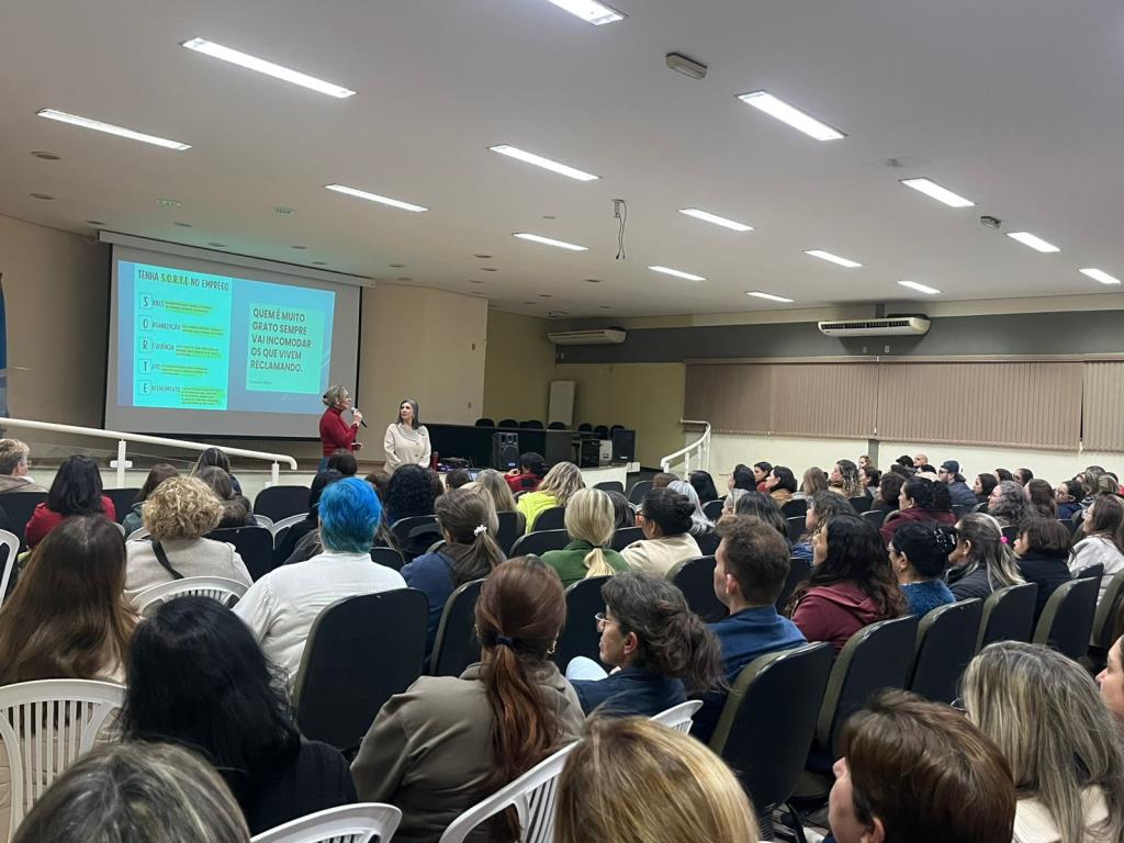 Mês dos Professores: Prefeitura promove palestras sobre autocuidado e inteligência emocional