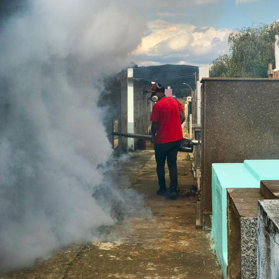 Serviços de dedetização e limpeza são intensificados no Cemitério da Saudade
