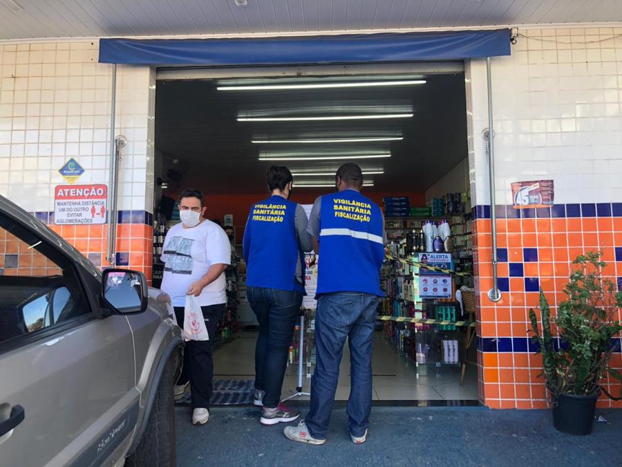 Guarda Civil Municipal, Vigilância Sanitária e Fiscais de Postura interditam estabelecimentos por descumprimento ao Decreto Municipal