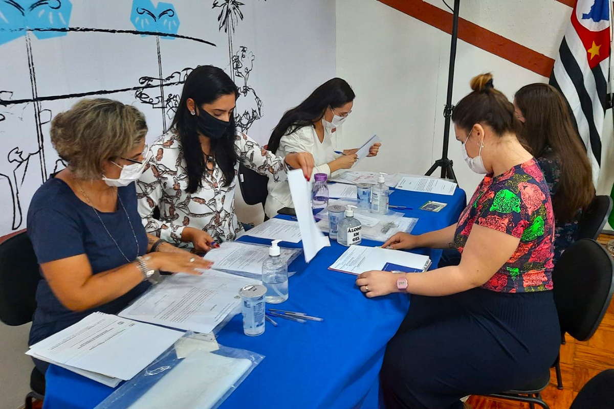 Aprovados no concurso público para Auxiliar de Desenvolvimento Infantil participam de sessão para atribuição de vagas