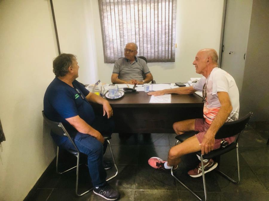 Presidente e Diretor do CRB visitam a SEMJEL