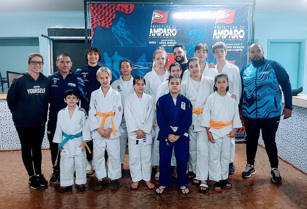 Judocas de Bragança Paulista participam com destaque da Copa Amparo de Judô