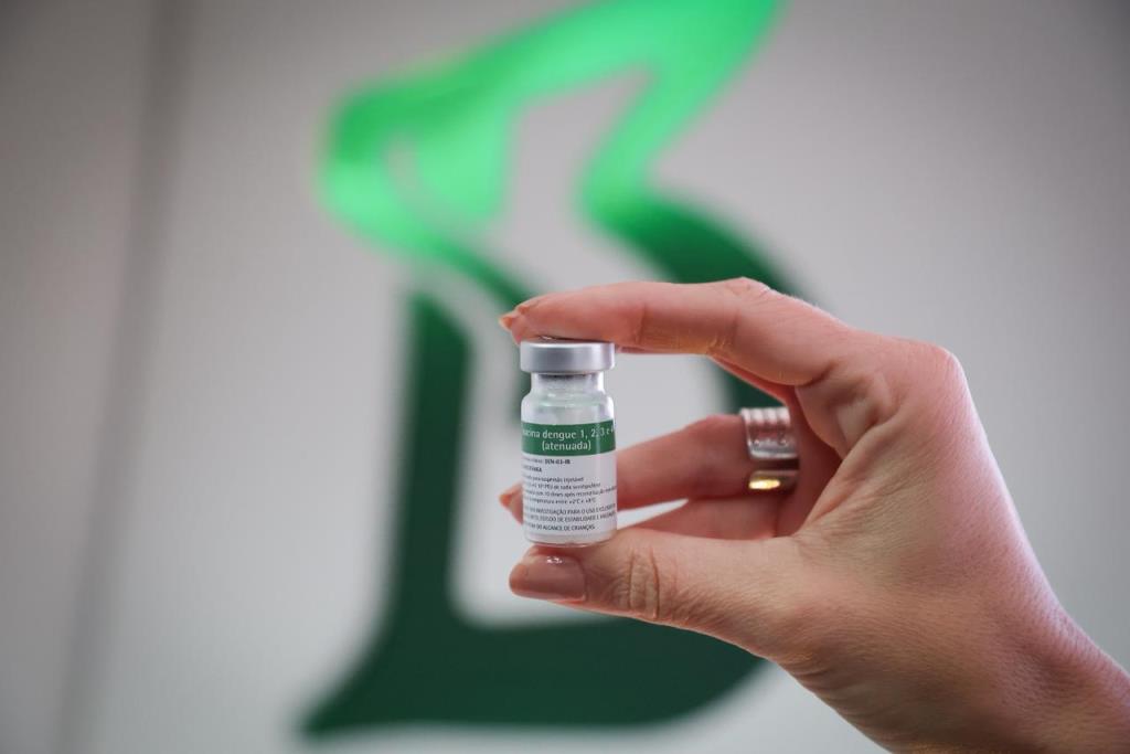 Vacinação contra dengue é ampliada para novos públicos a partir desta quarta-feira (29)