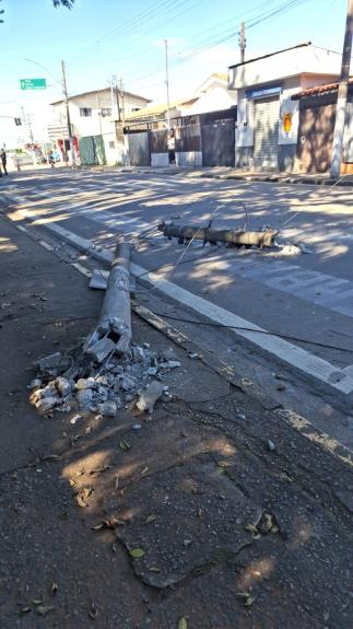 GCM localiza motorista após fuga de acidente e apreende carreta com irregularidades