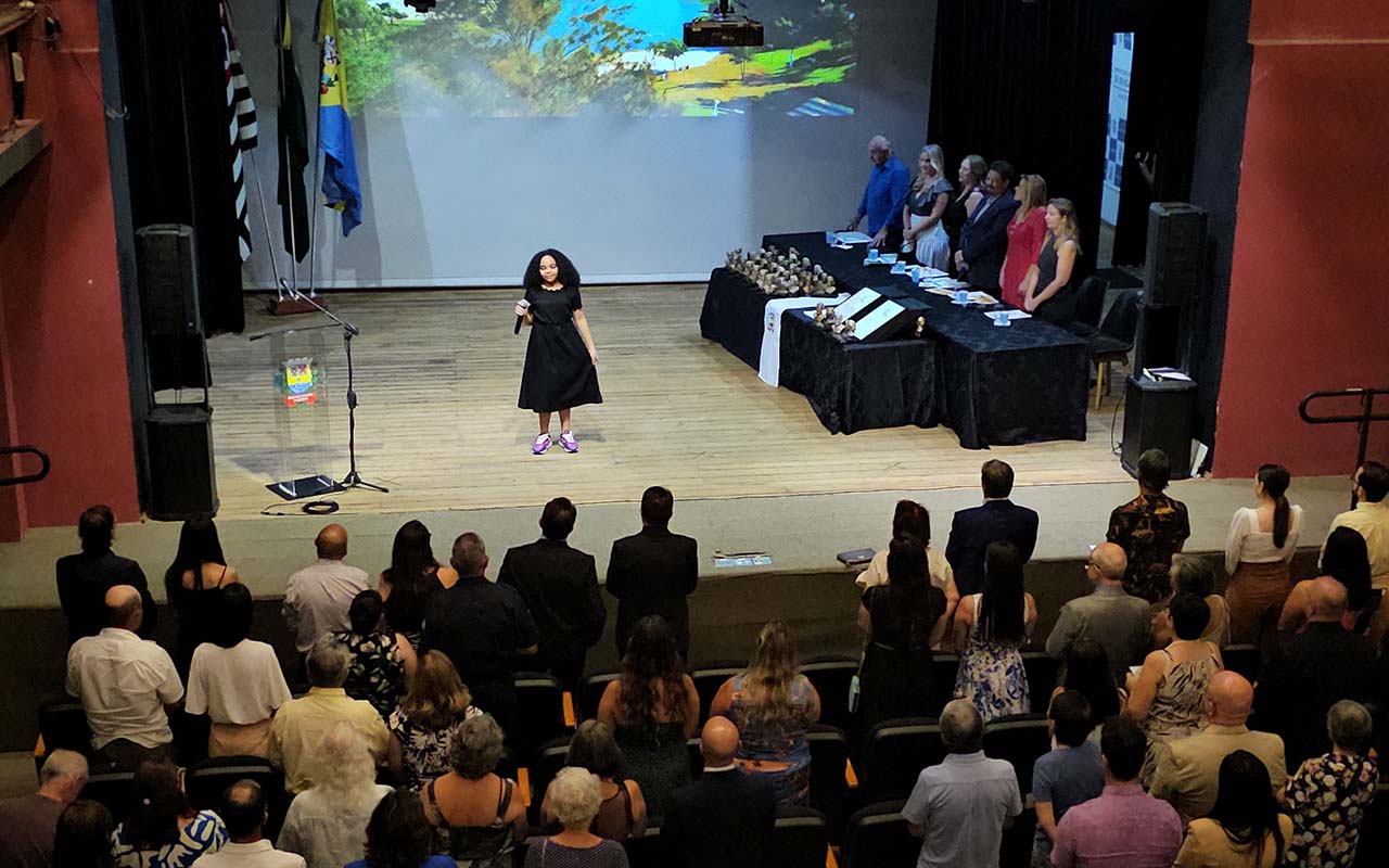 Prefeitura entrega Comenda Ignácia da Silva Pimentel e Antônio Pires Pimentel para 21 personalidades do município