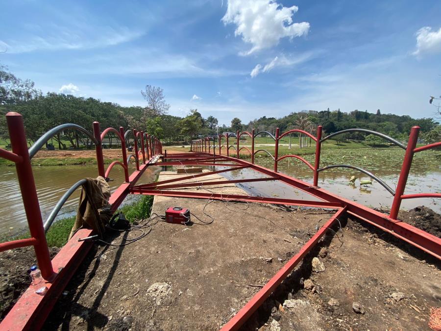 Construção de ponte estilo japonesa no Lago do Taboão avança mais uma etapa
