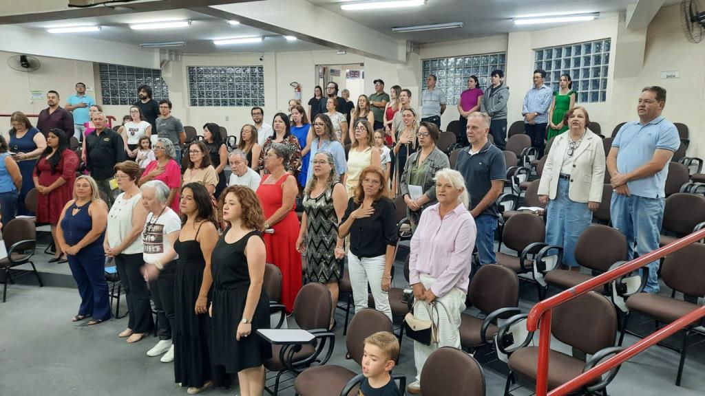 Alunos do Polo UAB recebem certificados dos cursos de idiomas