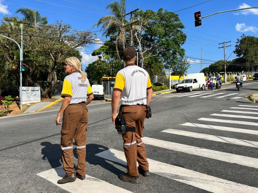 Mobilidade Urbana instala semáforos no cruzamento da Avenida Minas Gerais com a Alameda XV de Dezembro